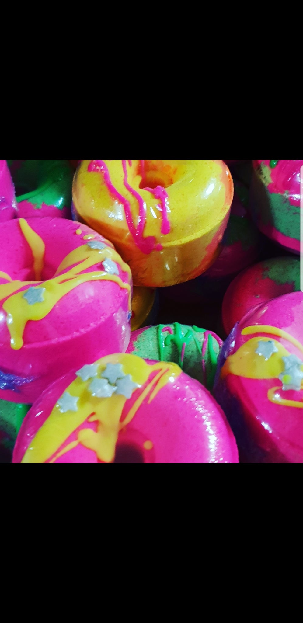 Donut bath bombs